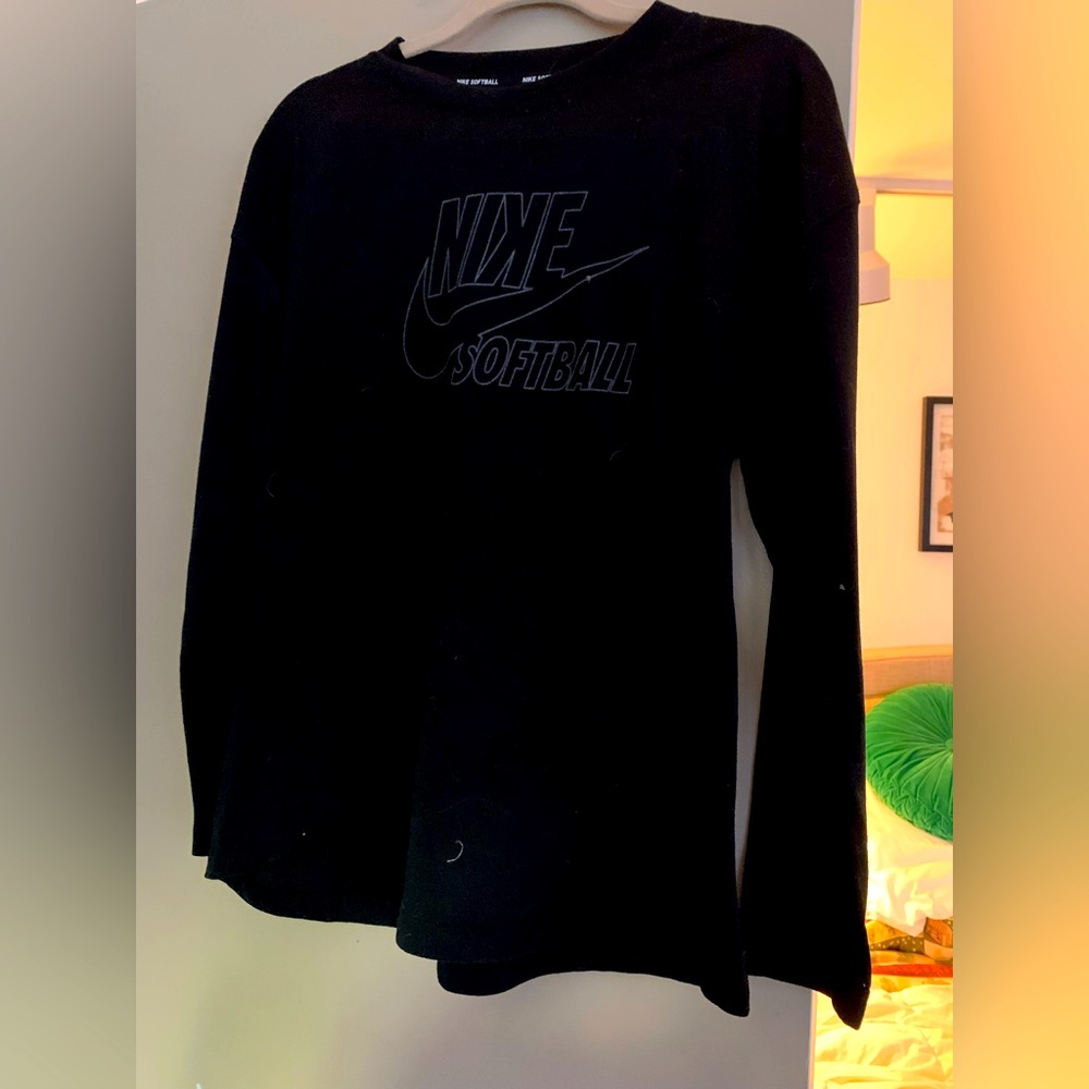 Womens long sleeve Nike Softball tee. Fri-fit athletic